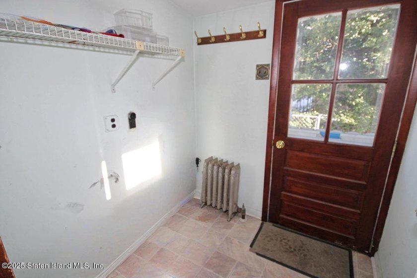 Unique gem of a house. 10-11 rooms. Consult with architect. Can - photo 13
