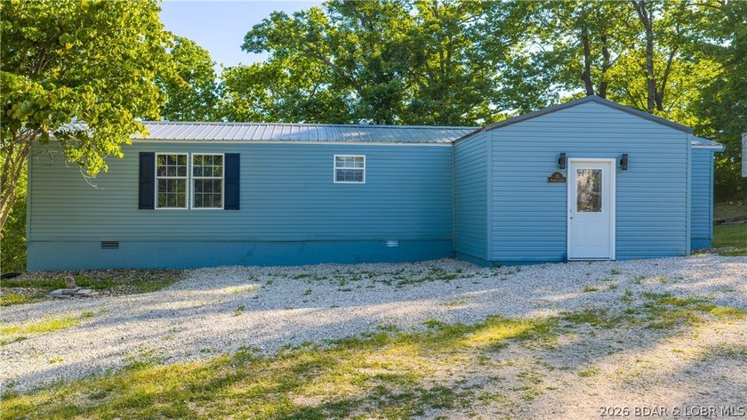 Completely refreshed and move-in ready, this beautifully - photo 17