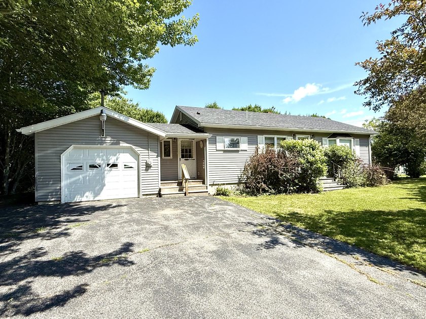 Welcome to 166 Ridge Road in Addison, Maine--a well-maintained - photo 2