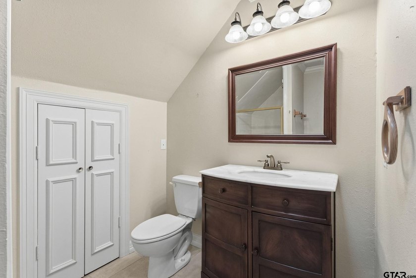 This extraordinary estate is located in the gated community of - photo 38