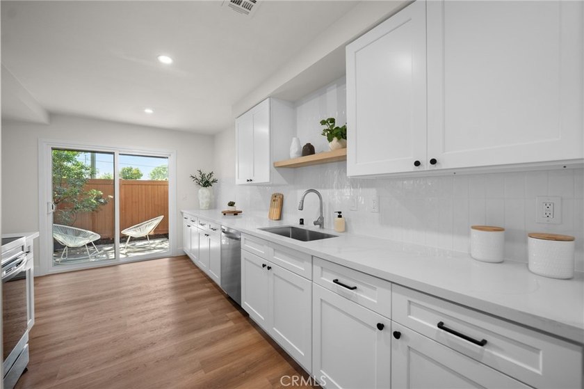 Beautifully Updated 3-Bedroom Home in Prime Torrance Location! - photo 12