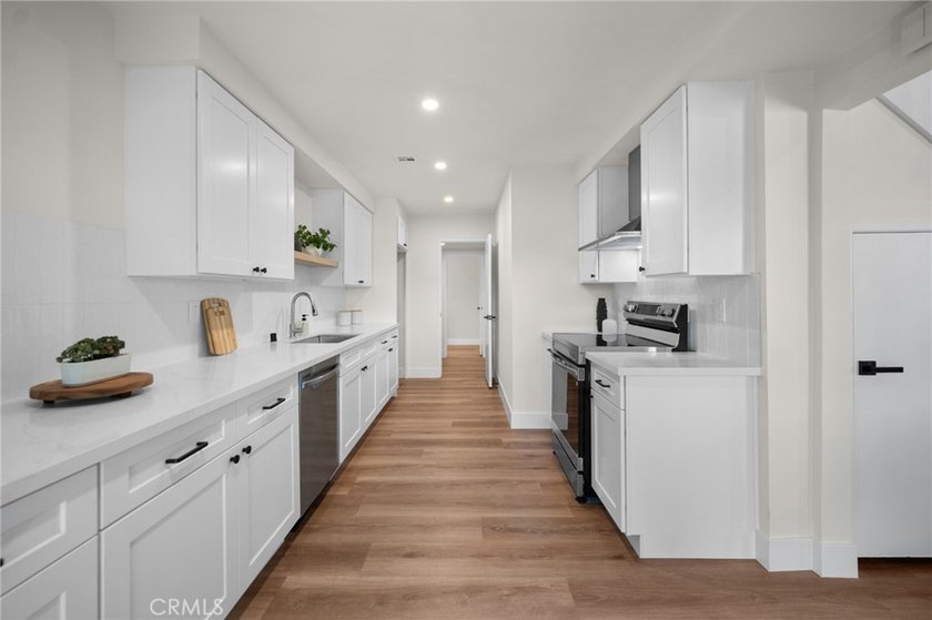 Beautifully Updated 3-Bedroom Home in Prime Torrance Location! - photo 13