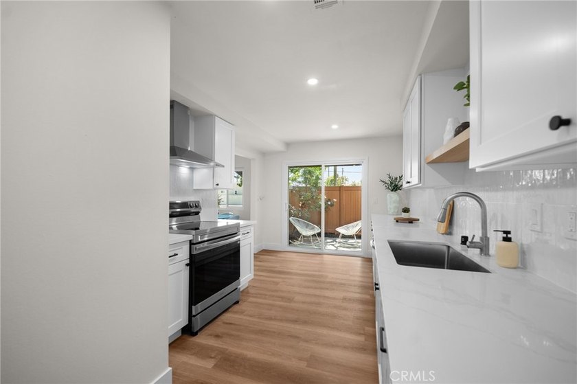 Beautifully Updated 3-Bedroom Home in Prime Torrance Location! - photo 15