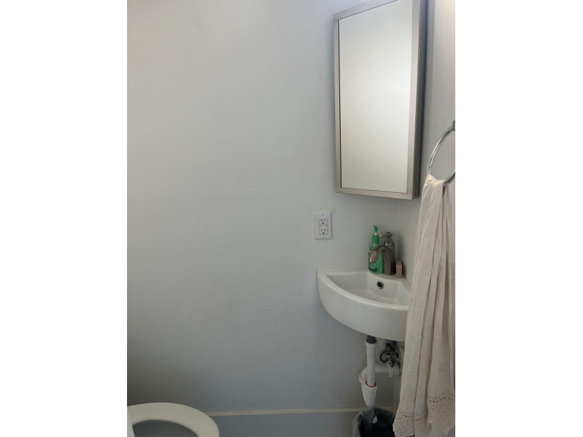 Enjoy low-maintenance coastal living in this inviting 2-bedroom - photo 2