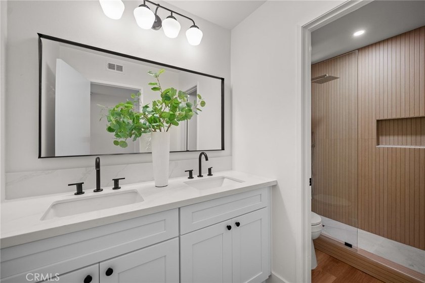 Beautifully Updated 3-Bedroom Home in Prime Torrance Location! - photo 30