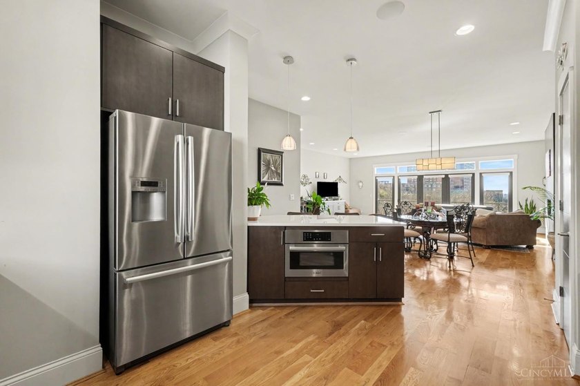 Set on a scenic hillside in Woodland Vistas, this contemporary - photo 3