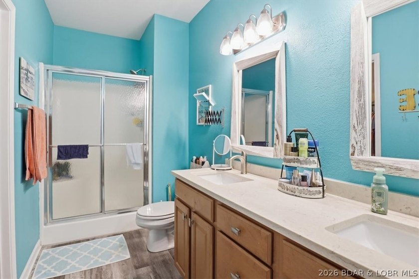 Cute, updated, and completely move-in ready-just bring your - photo 19