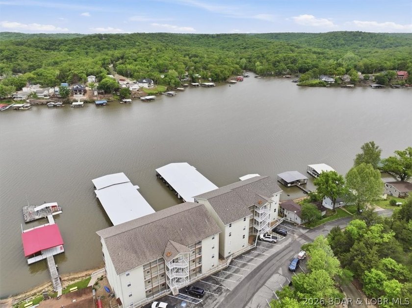 Cute, updated, and completely move-in ready-just bring your - photo 39