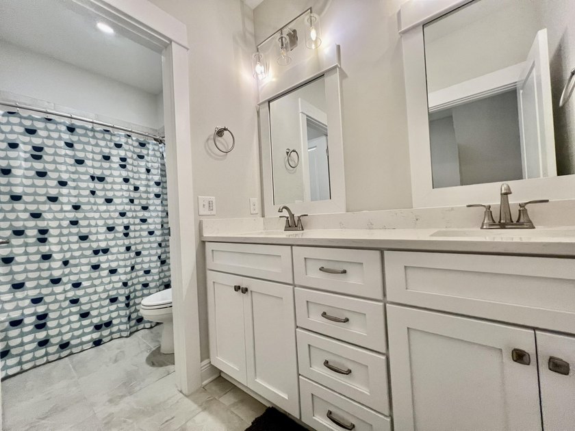 Impeccably maintained &amp; completely move-in ready, this stunning - photo 44