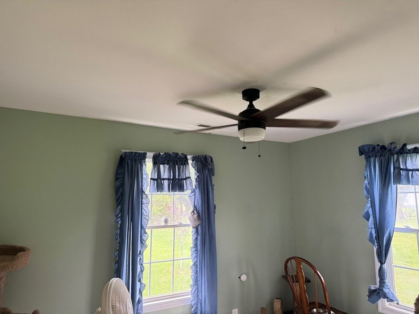 4 Bedroom home with a substantial rear deck and great yard for - photo 7