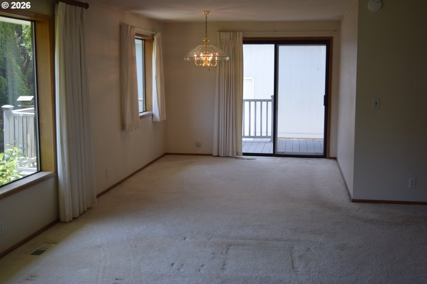 Low maintenance 0ne level home with Shop on three lots in quiet - photo 9