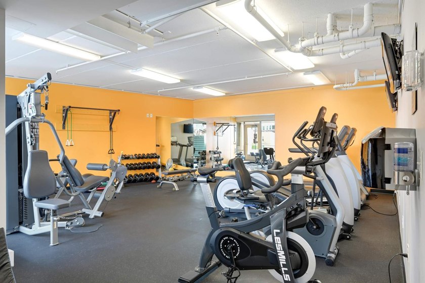 This stylish 1 bed condo at Cobalt offers an unmatched level of - photo 24