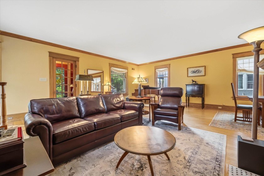 Located in sought-after neighborhood w/ stunning views of Lake - photo 9