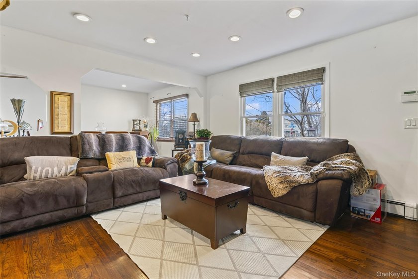 Welcome to this beautifully updated expanded ranch in the heart - photo 10