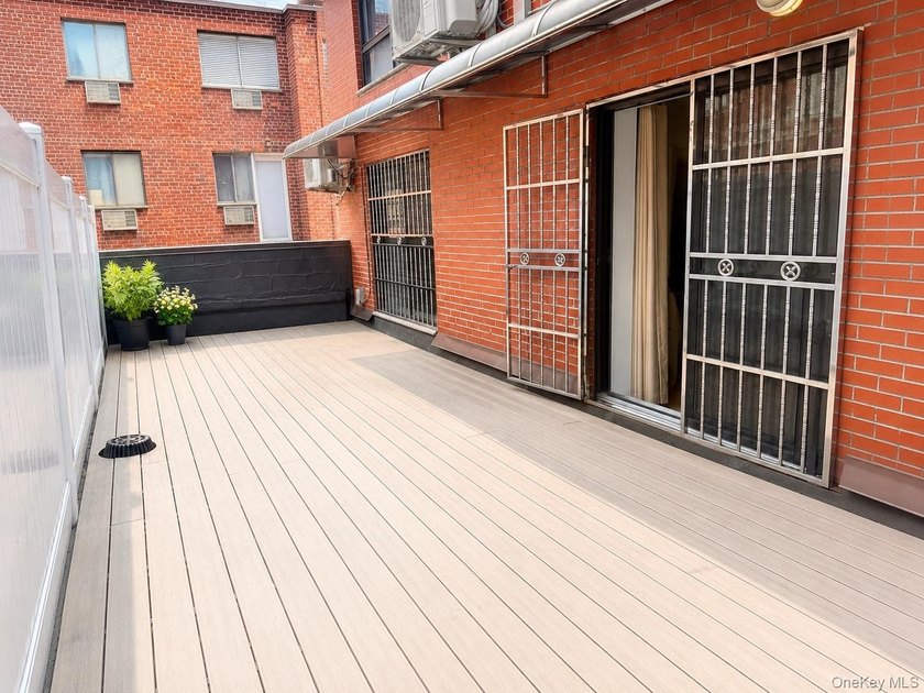 Rare opportunity to own a beautifully maintained 2019-built - photo 13