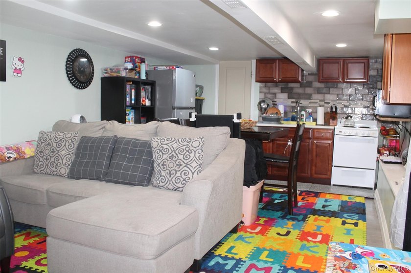 Welcome to 144-32 158th Street, Jamaica, NY 11434 - a - photo 17