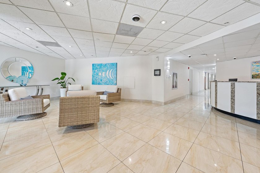 ONE OF THE BEST OCEANFRONT PENTHOUSE VALUES IN PALM BEACH - photo 22