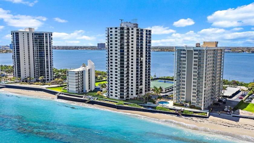 ONE OF THE BEST OCEANFRONT PENTHOUSE VALUES IN PALM BEACH - photo 28