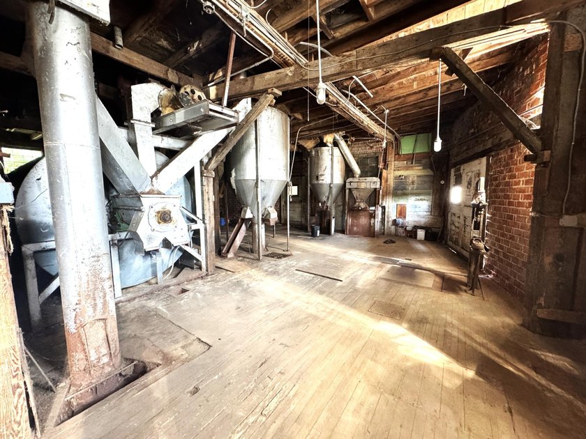 Step into a property full of charm and possibility. This - photo 21
