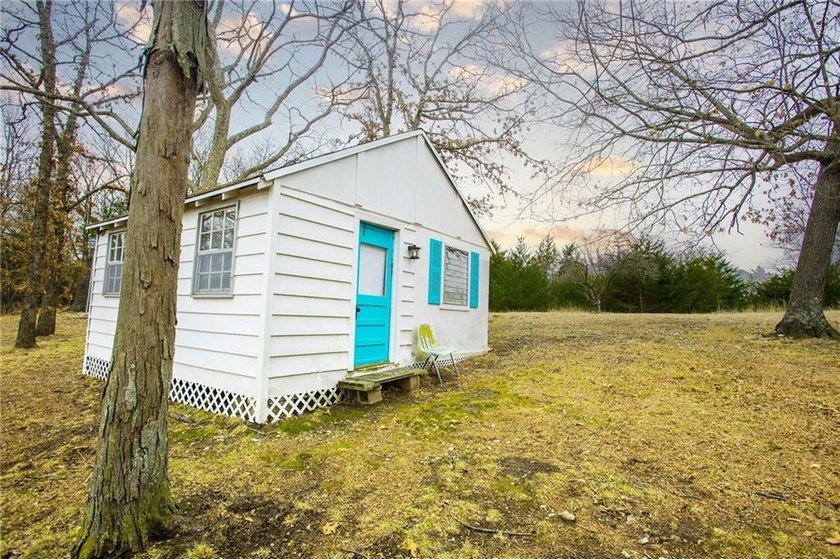 Move in Condition! Incredible views of the Lake Of The Ozarks - photo 25