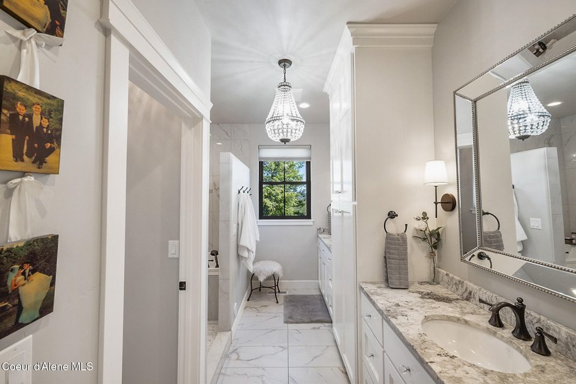 Experience North Idaho luxury with this exquisite, custom-built - photo 20