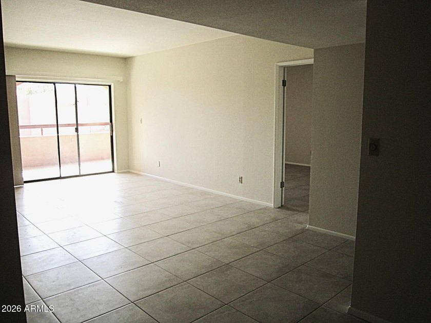 READY TO SHOW-READY TO SELL! ELEVATOR LEADS TO VERY QUIET TOP - photo 8