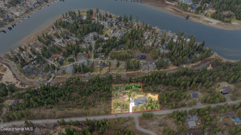 Experience North Idaho luxury with this exquisite, custom-built - photo 50