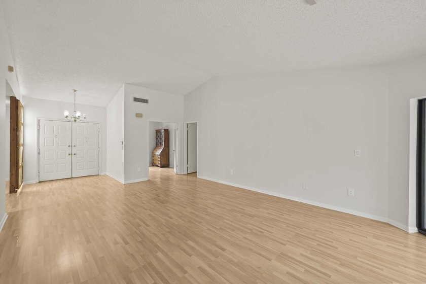 Move right into this beautifully updated 4-bedroom + office - photo 11