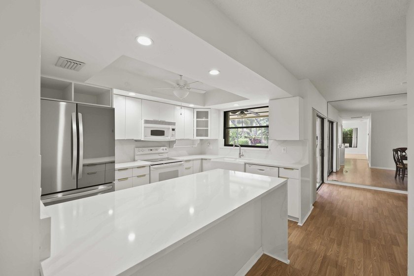 Move right into this beautifully updated 4-bedroom + office - photo 14