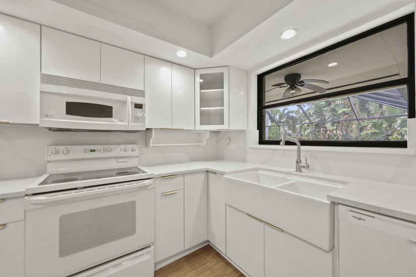 Move right into this beautifully updated 4-bedroom + office - photo 17