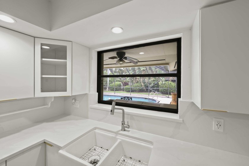 Move right into this beautifully updated 4-bedroom + office - photo 18