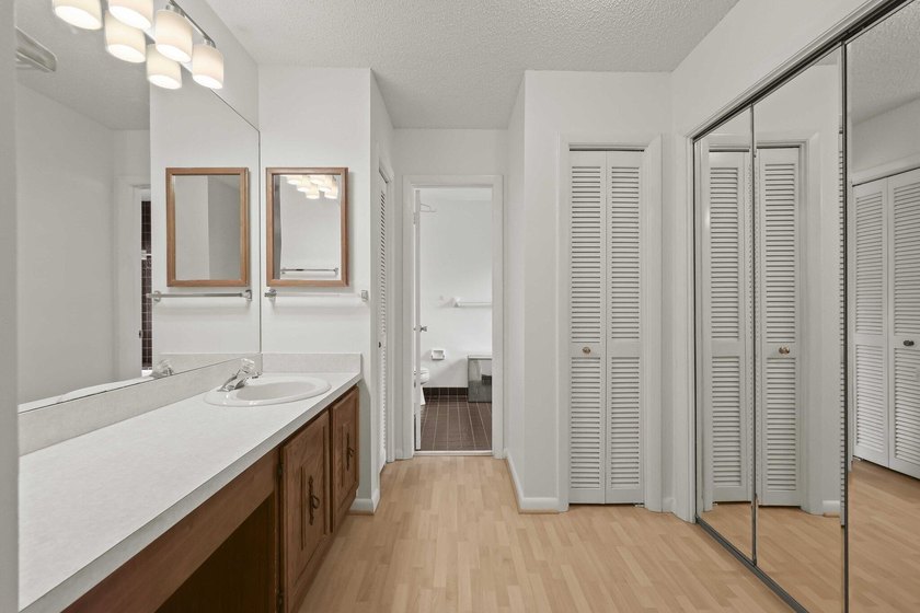 Move right into this beautifully updated 4-bedroom + office - photo 26