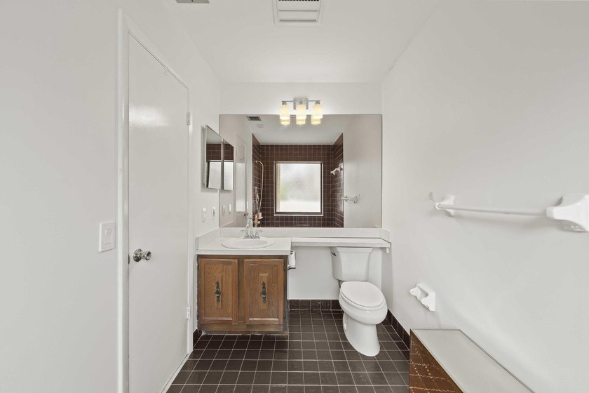 Move right into this beautifully updated 4-bedroom + office - photo 28