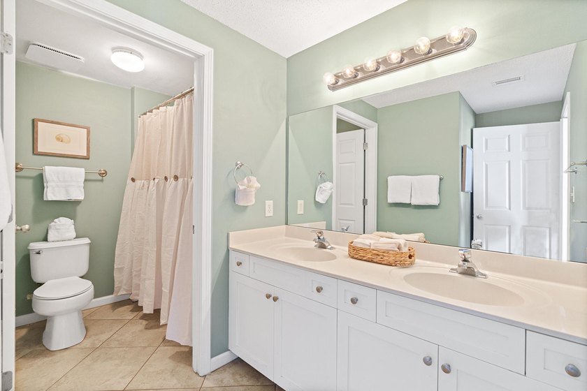 UPDATED CONDO located at Majestic Sun with direct garage access - photo 29