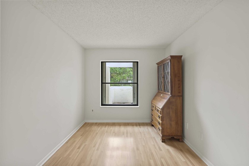 Move right into this beautifully updated 4-bedroom + office - photo 31