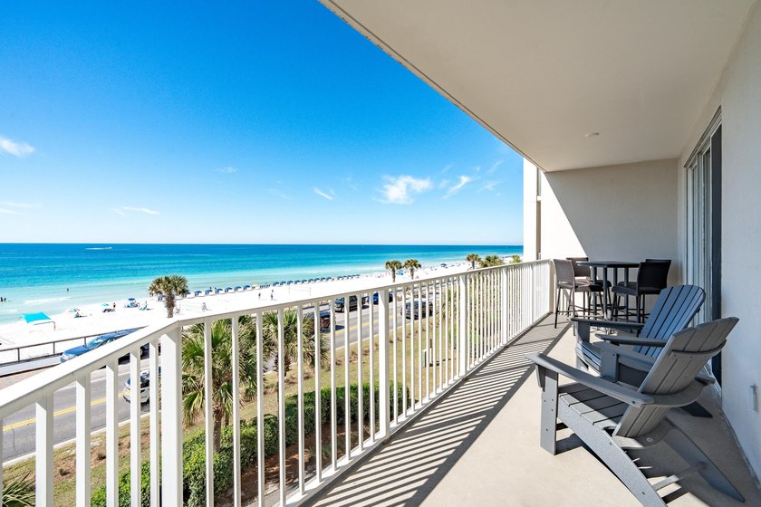 UPDATED CONDO located at Majestic Sun with direct garage access - photo 33