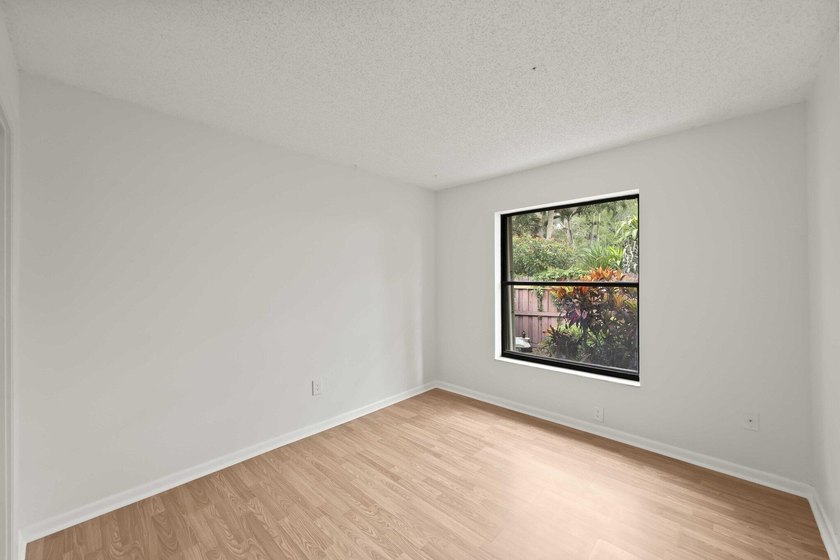Move right into this beautifully updated 4-bedroom + office - photo 34