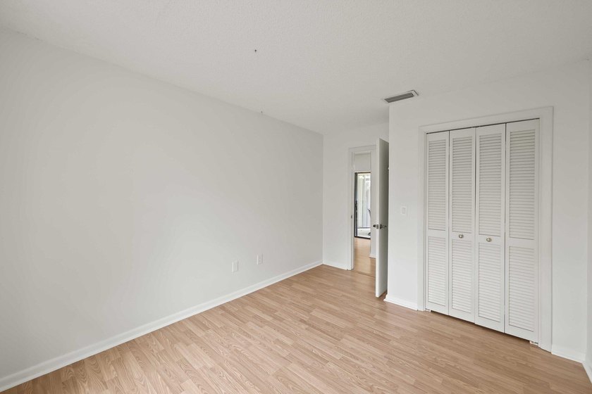 Move right into this beautifully updated 4-bedroom + office - photo 35