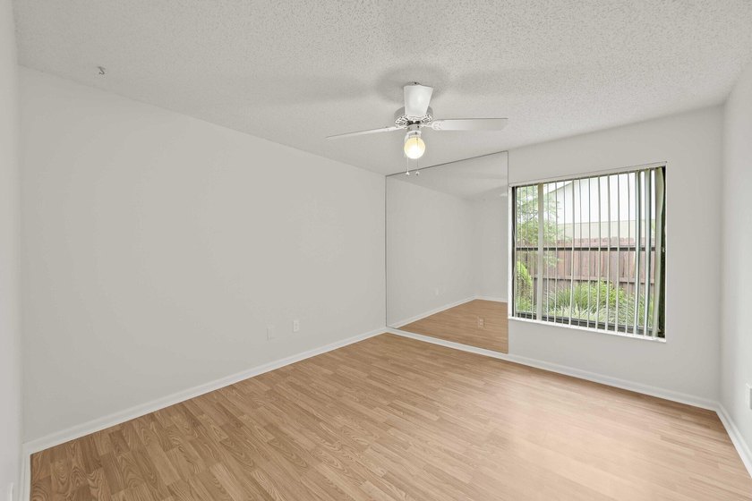 Move right into this beautifully updated 4-bedroom + office - photo 38