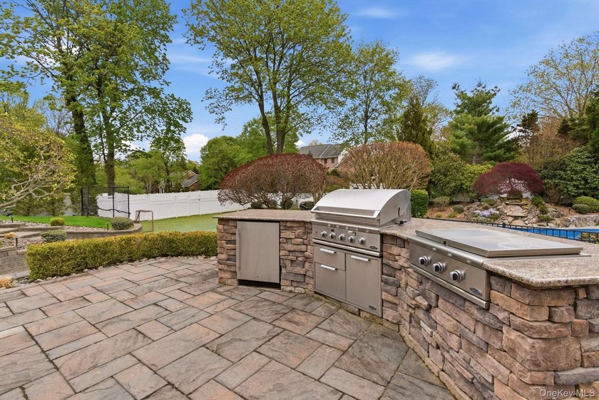 Welcome to this exceptional luxury residence in East Setauket - photo 44