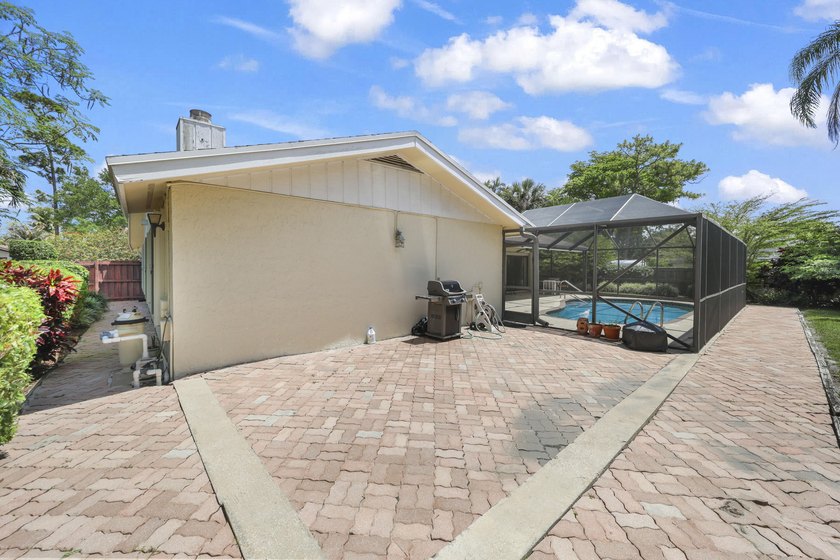 Move right into this beautifully updated 4-bedroom + office - photo 47