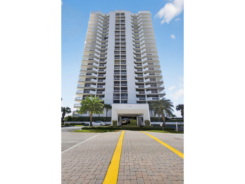 Beautiful 2BR / 2BA unit features a timeless, cool coastal style - photo 31