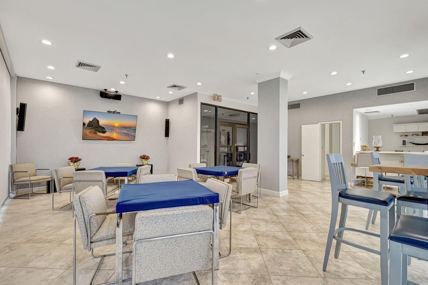Beautiful 2BR / 2BA unit features a timeless, cool coastal style - photo 36