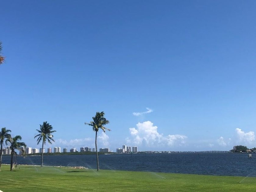 Beautiful 2BR / 2BA unit features a timeless, cool coastal style - photo 40