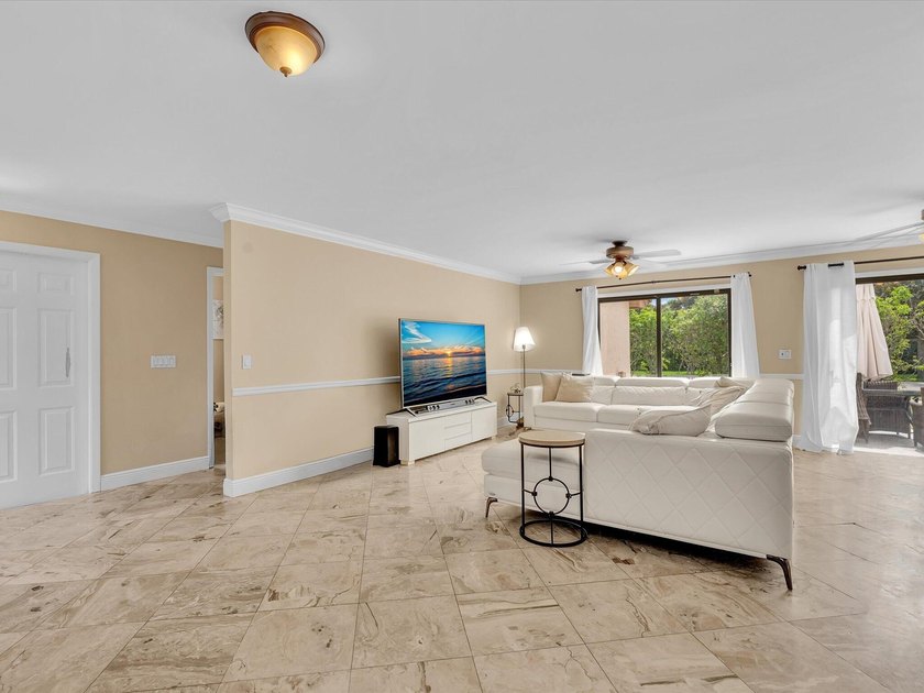 Welcome to this well-appointed three-bedroom - photo 11
