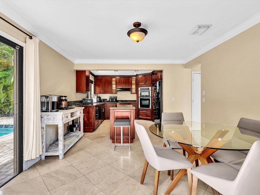 Welcome to this well-appointed three-bedroom - photo 17