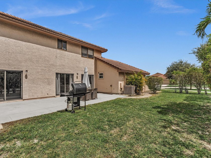 Welcome to this well-appointed three-bedroom - photo 25