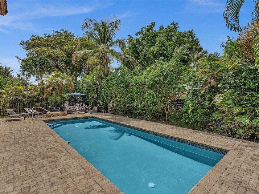 Welcome to this well-appointed three-bedroom - photo 30