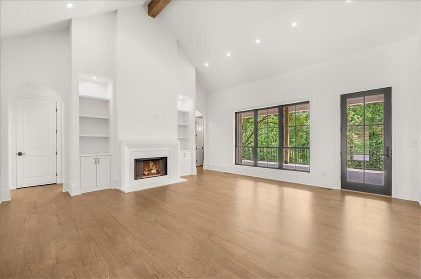MOVE-IN-READY NEW CONSTRUCTION HOME ON 1.34 ACRES by 74 Luxury - photo 8