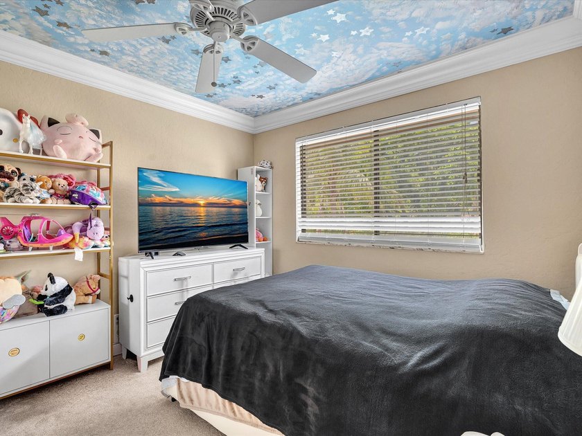 Welcome to this well-appointed three-bedroom - photo 41